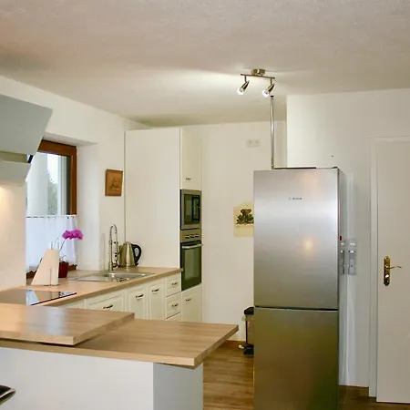 Albion Apartment *